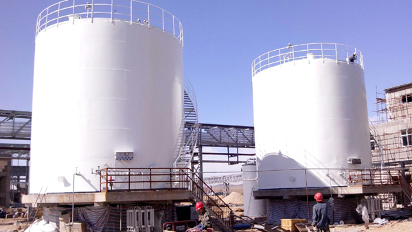 新疆阿勒泰金昊鐵業(yè)低溫貯槽系統試壓成功 新疆阿勒泰金昊鐵業(yè)低溫貯槽系統試壓成功